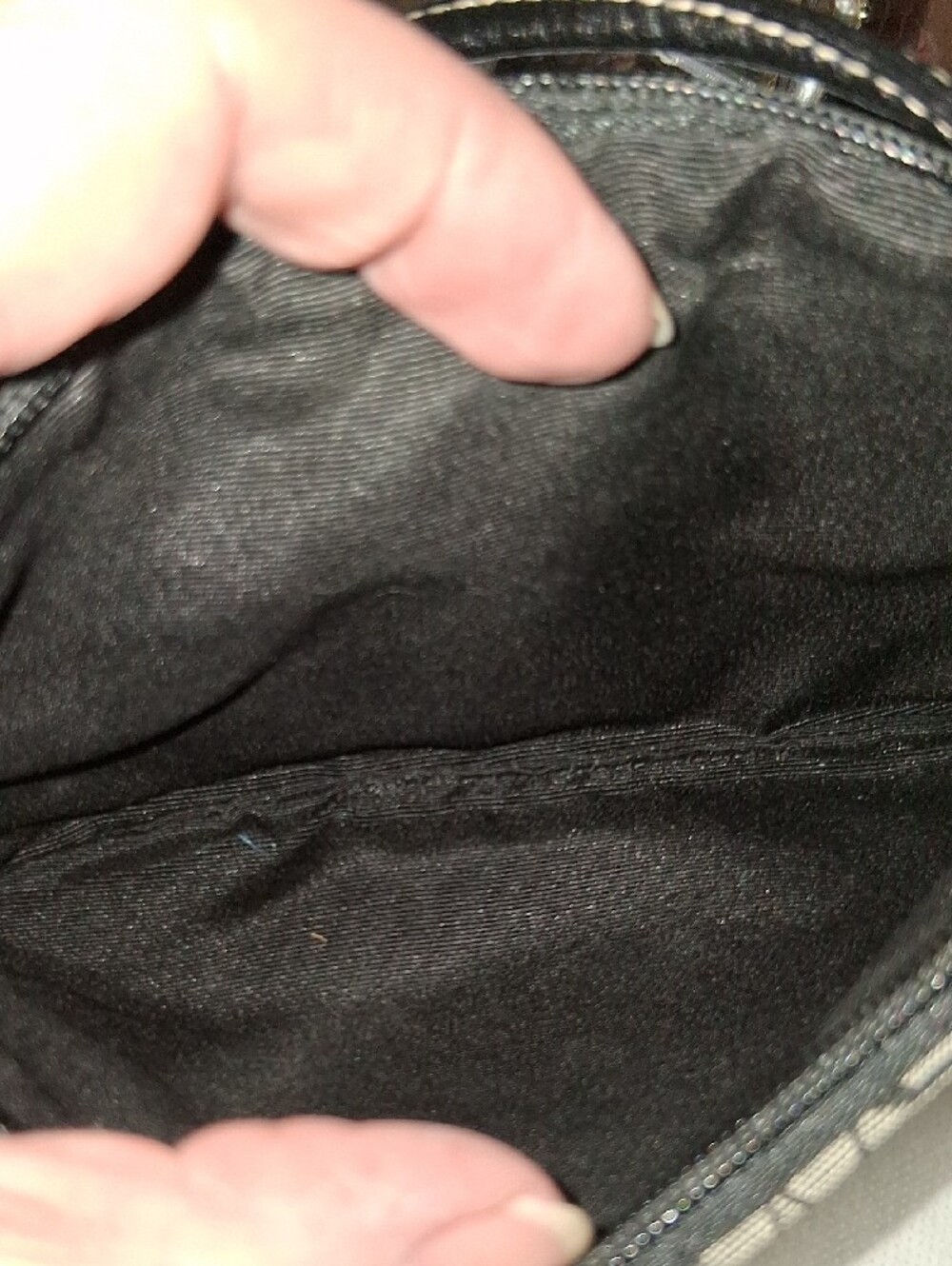 Coach SOHO Buckle Wristlet Like New - Picture 6 of 9